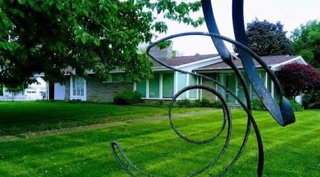 GreenUtica Shaheen Garden Sculpture